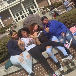 Meet your Posher, Mia